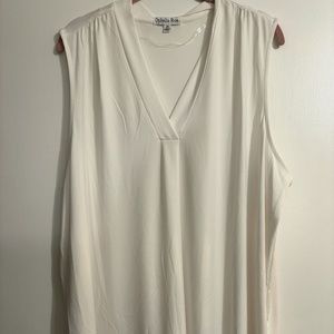 Plus sized off-white sleeveless top 2X.  New, no tags